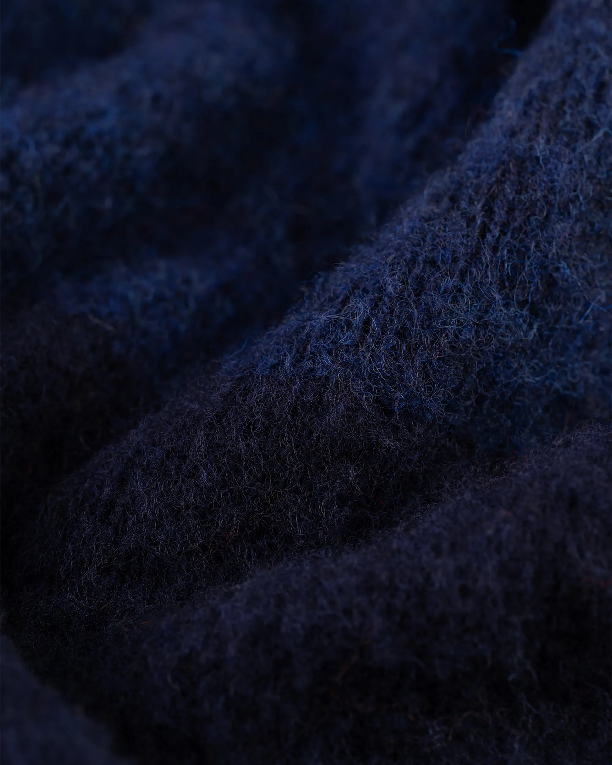 BLUE BLOCK STRIPE SHAGGY DOG SWEATER - TRIM FIT