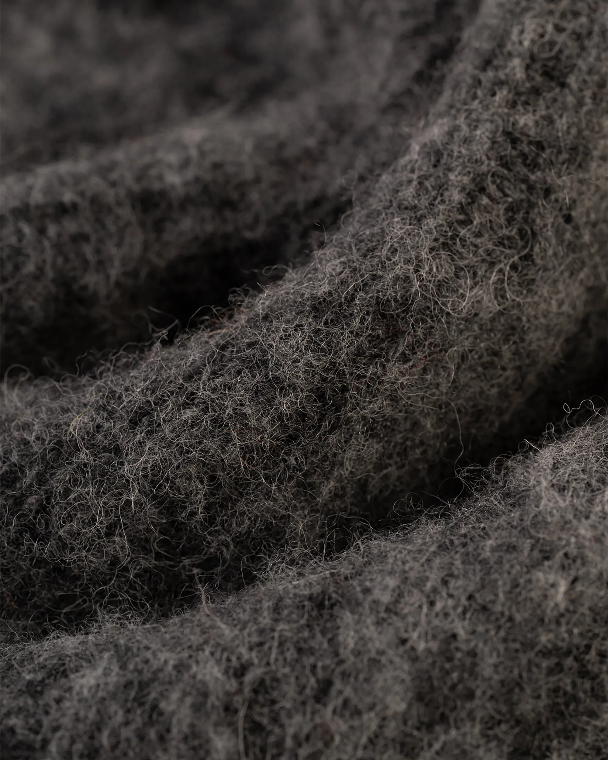 CHARCOAL SHAGGY DOG CABLE CREWNECK SWEATER