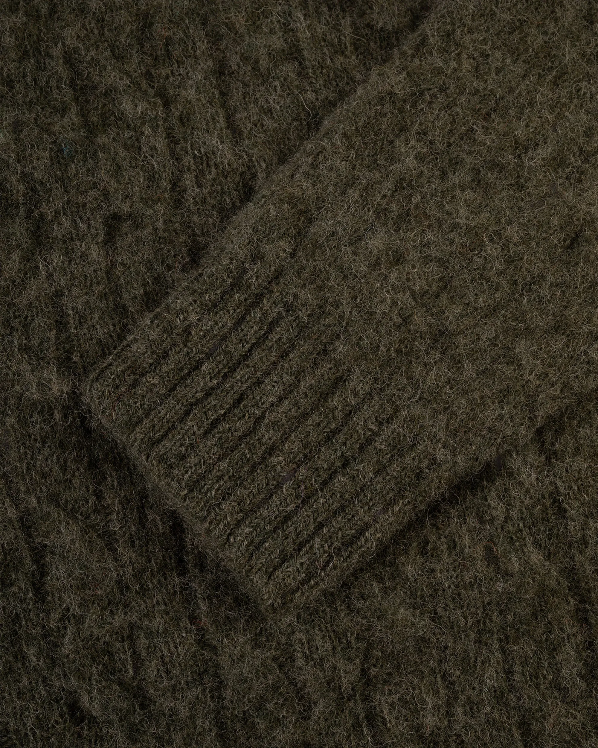 DARK GREEN SHAGGY DOG CABLE CREWNECK SWEATER