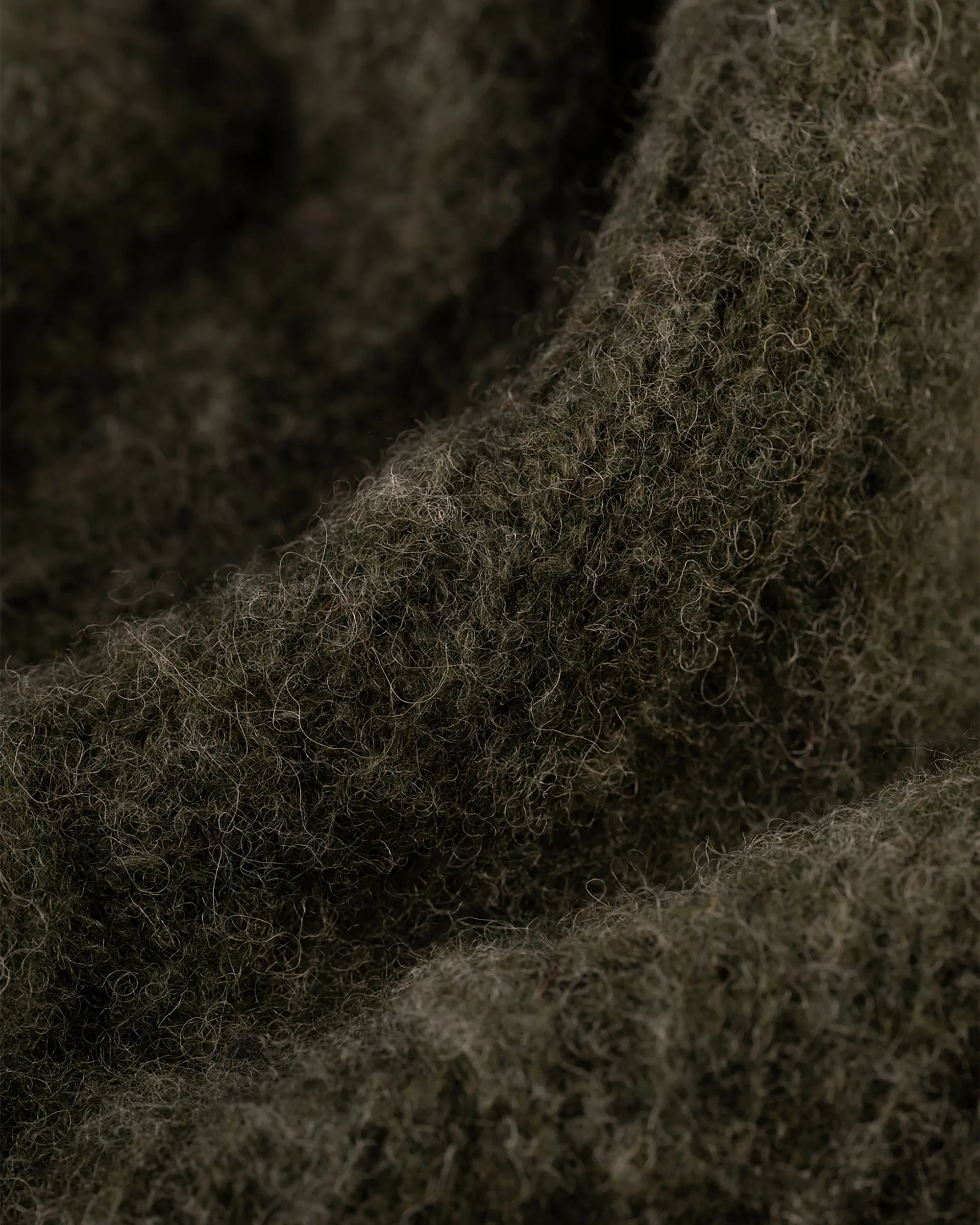 DARK GREEN SHAGGY DOG CABLE CREWNECK SWEATER