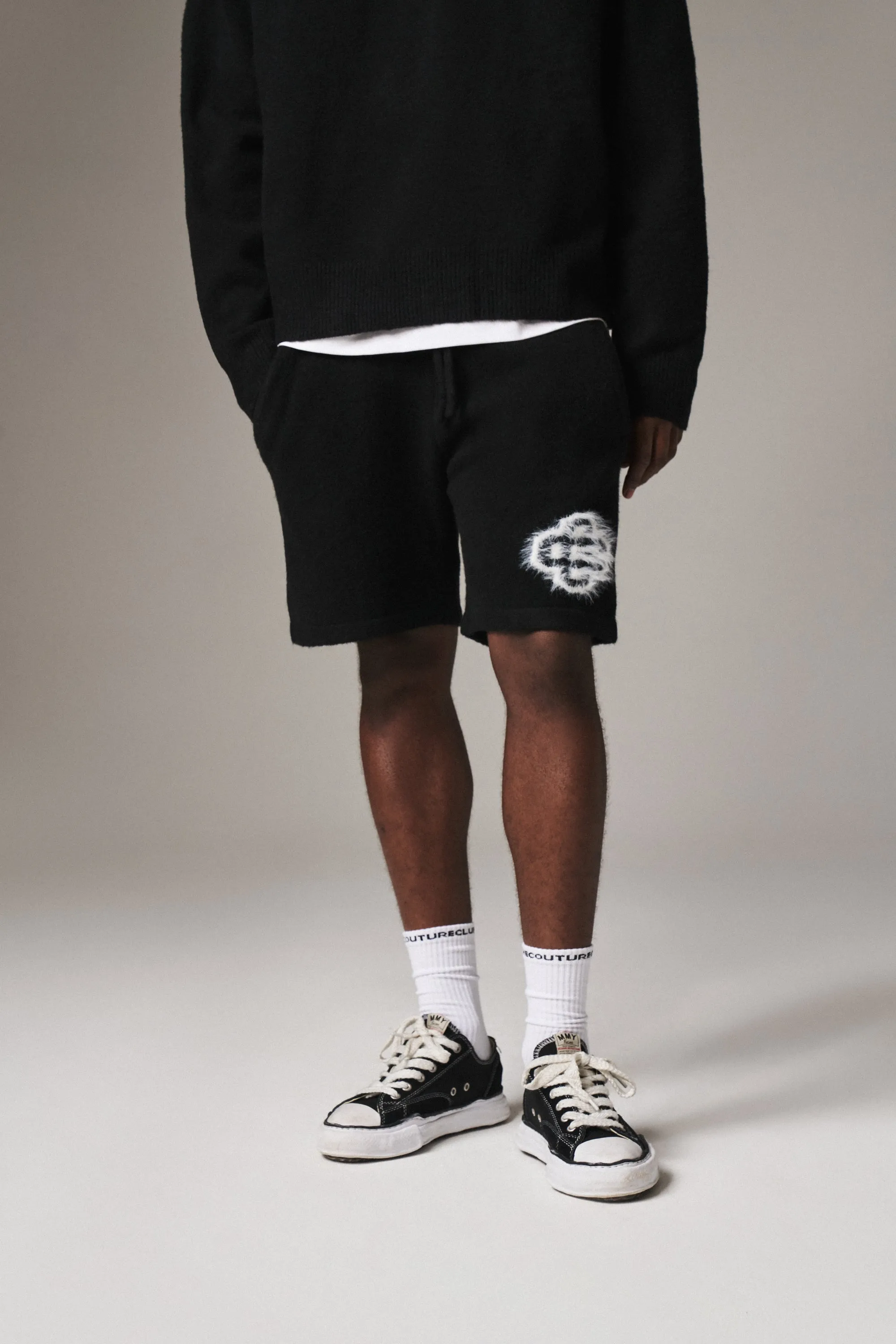 FLUFFY EMBLEM KNITTED SHORTS - BLACK