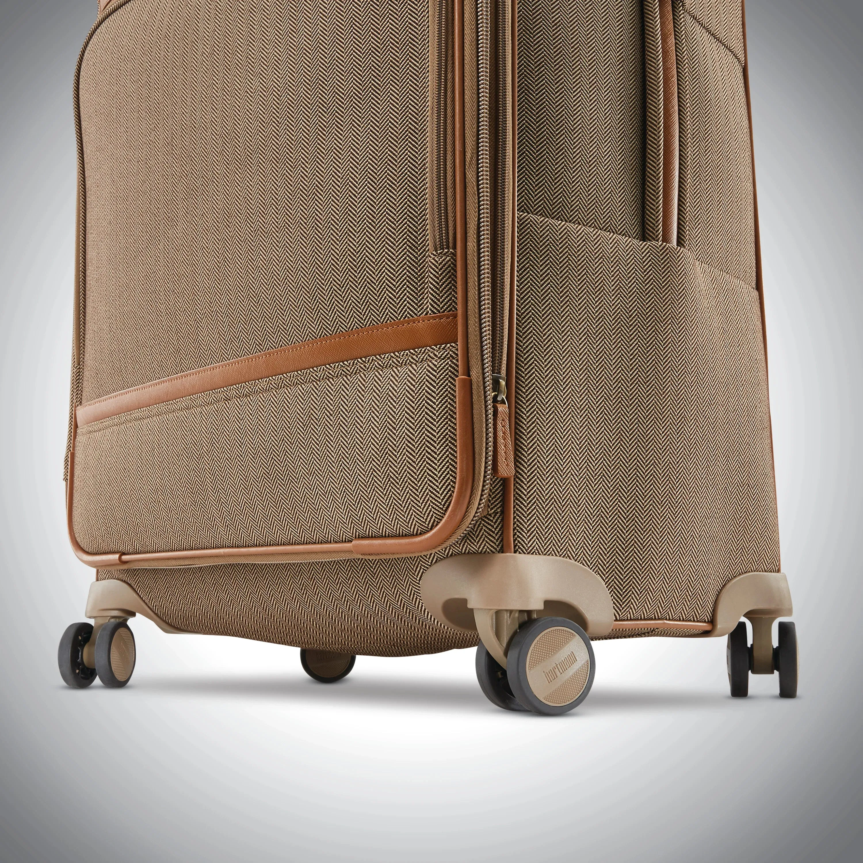 Herringbone Deluxe Medium Journey Expandable Spinner Medium