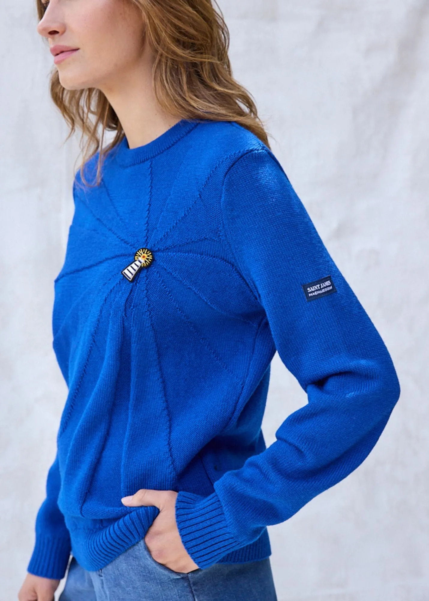 LIGHTHOUSE - Wool Sweater with lighthouse brooch by Macon & Lesquoy (ROYAL BLUE)