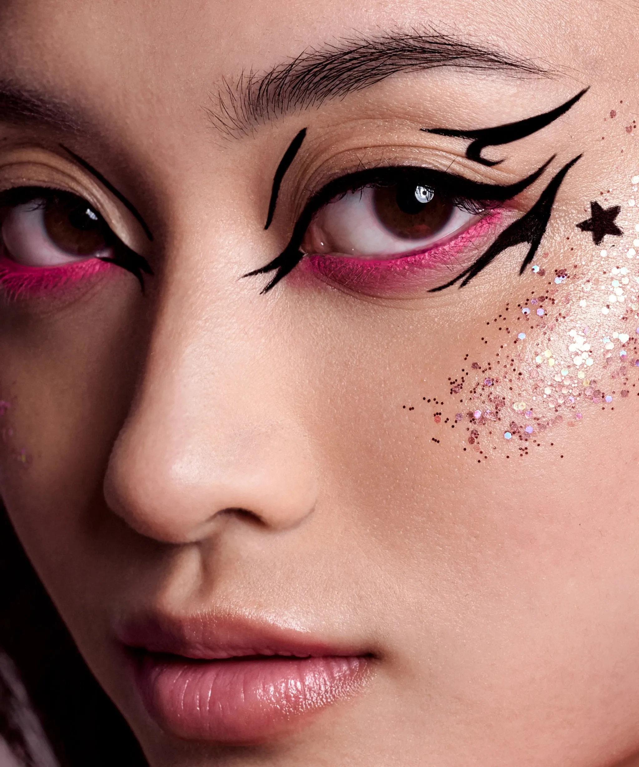 Liquid Long-Lasting Eyeliner With Hard Brush