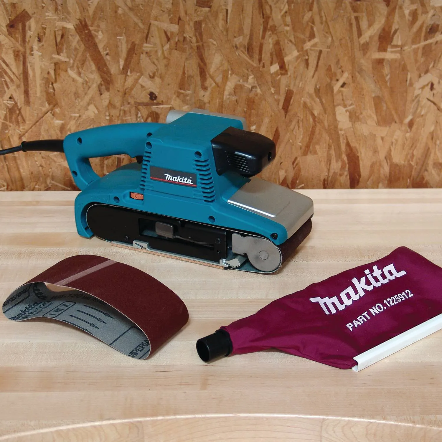 Makita 9404 4'' x 24'' Corded Belt Sander Variable Speed