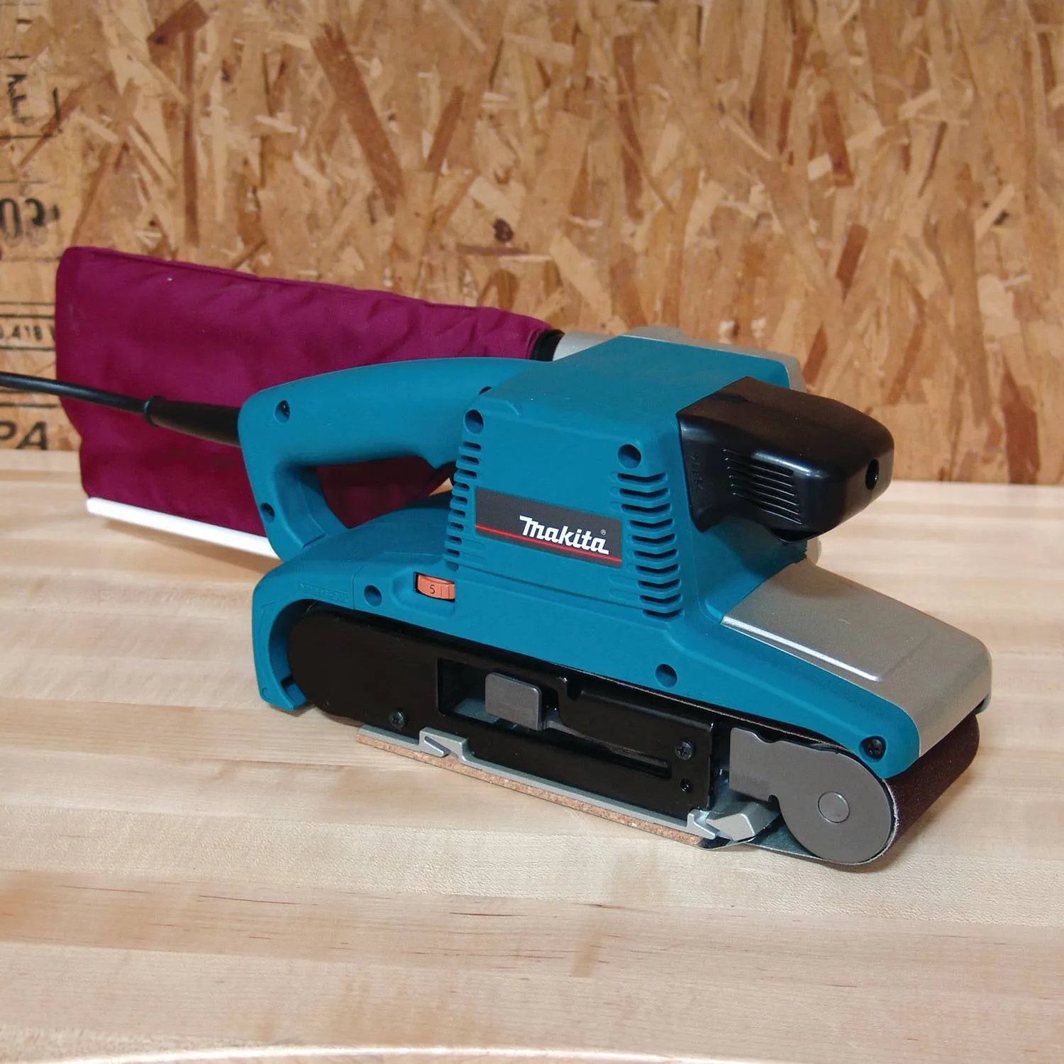 Makita 9920 3'' x 24'' Corded Belt Sander Variable Speed
