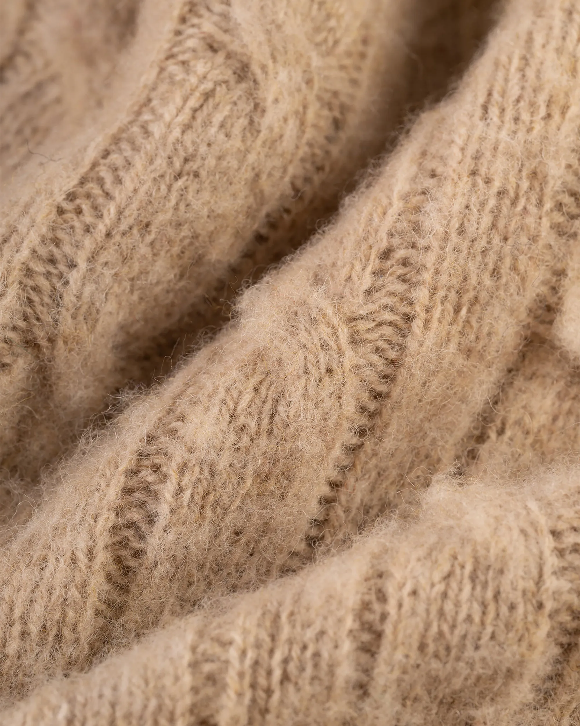 OATMEAL SHAGGY DOG CABLE CREWNECK SWEATER