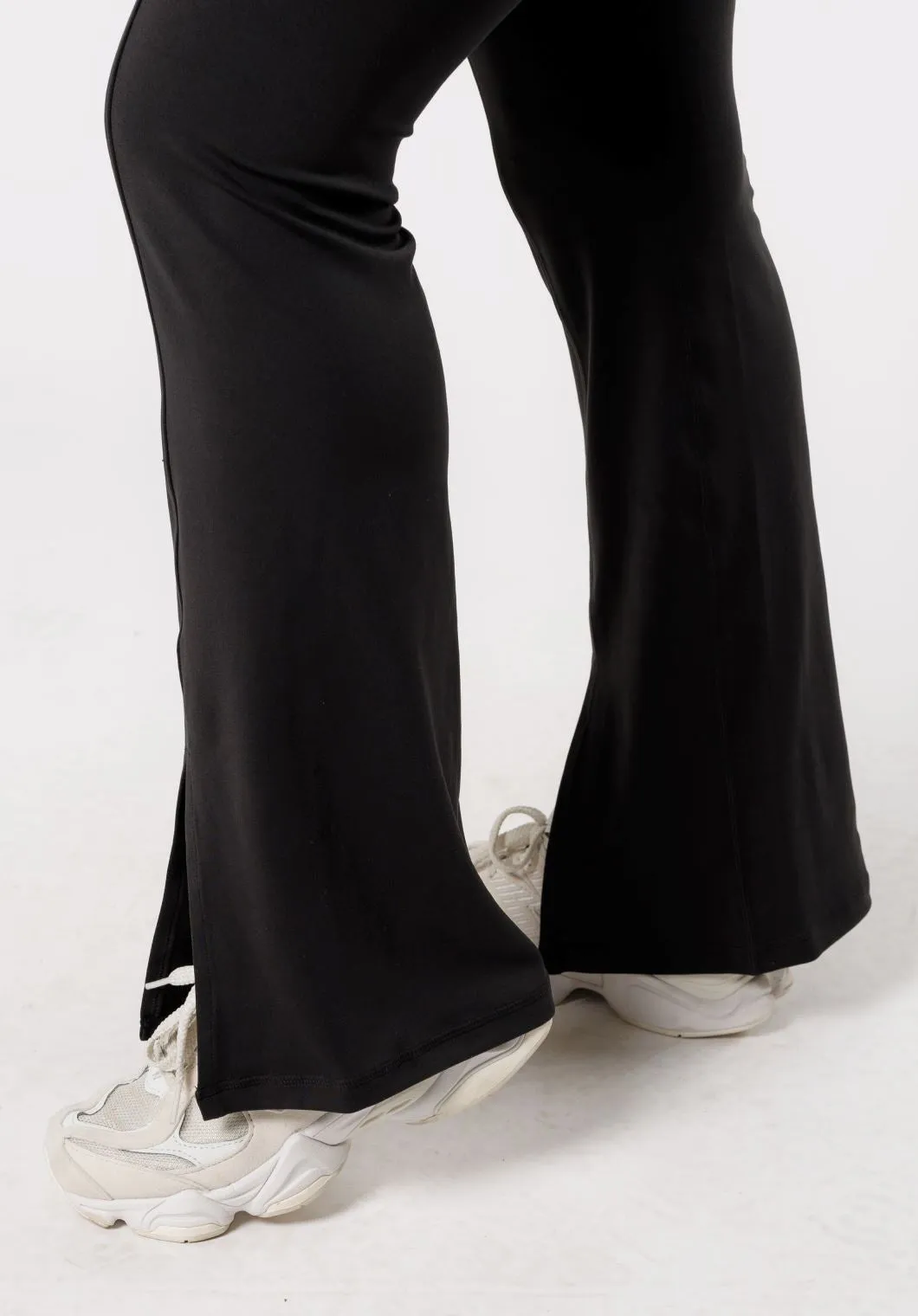Reluna™ Front Slit Sculptseam® Flare Leggings 31" Black
