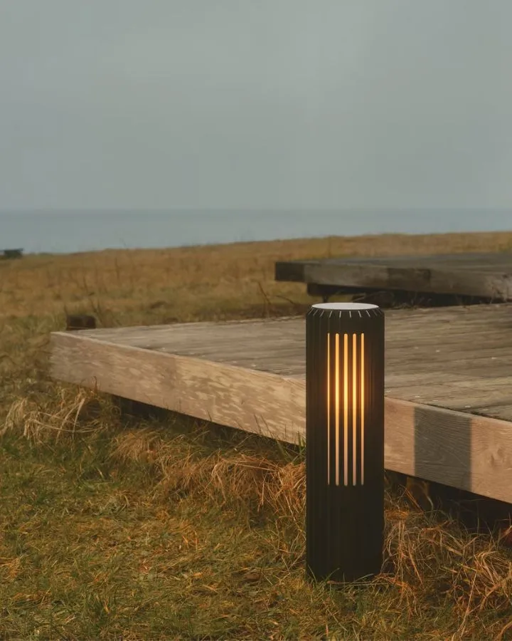 Ribbed Aluminium Cylindrical Garden Light