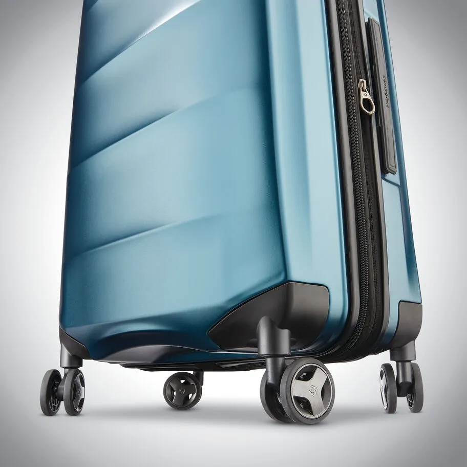 Samsonite Octiv 22 x 14 x 9 Carry-On Spinner