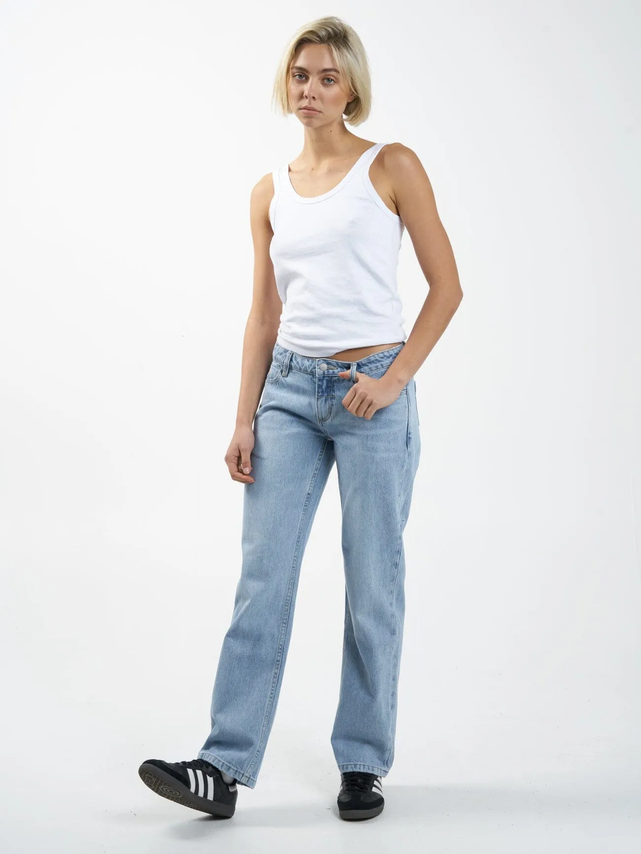 Saskia Low Rise Straight Jean - Endless Blue