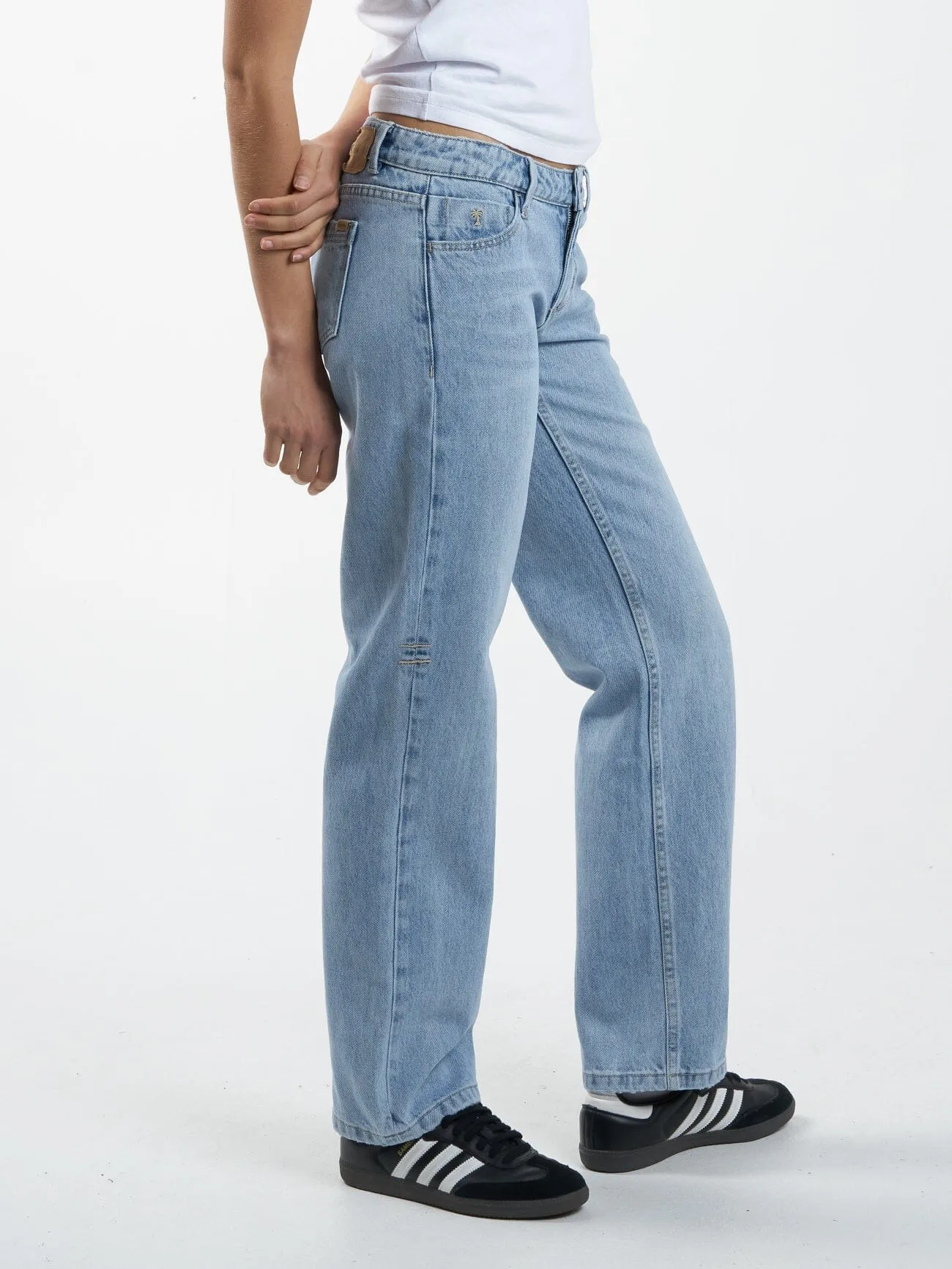 Saskia Low Rise Straight Jean - Endless Blue