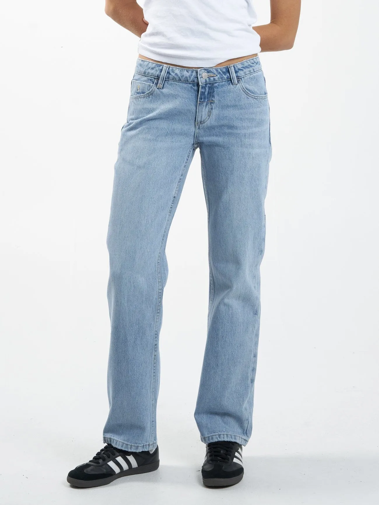 Saskia Low Rise Straight Jean - Endless Blue